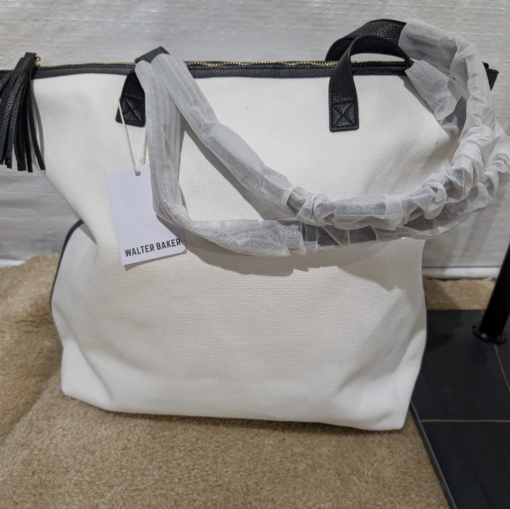 New Walter Baker Carly Tote Bag Day Tripper Weekender Canvas White/Black - Picture 2 of 8